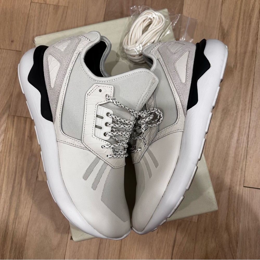 Adidas tubular runner